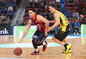 Shane Larkin (34 val) firma el sello a semifinales del Baskonia (90-81)