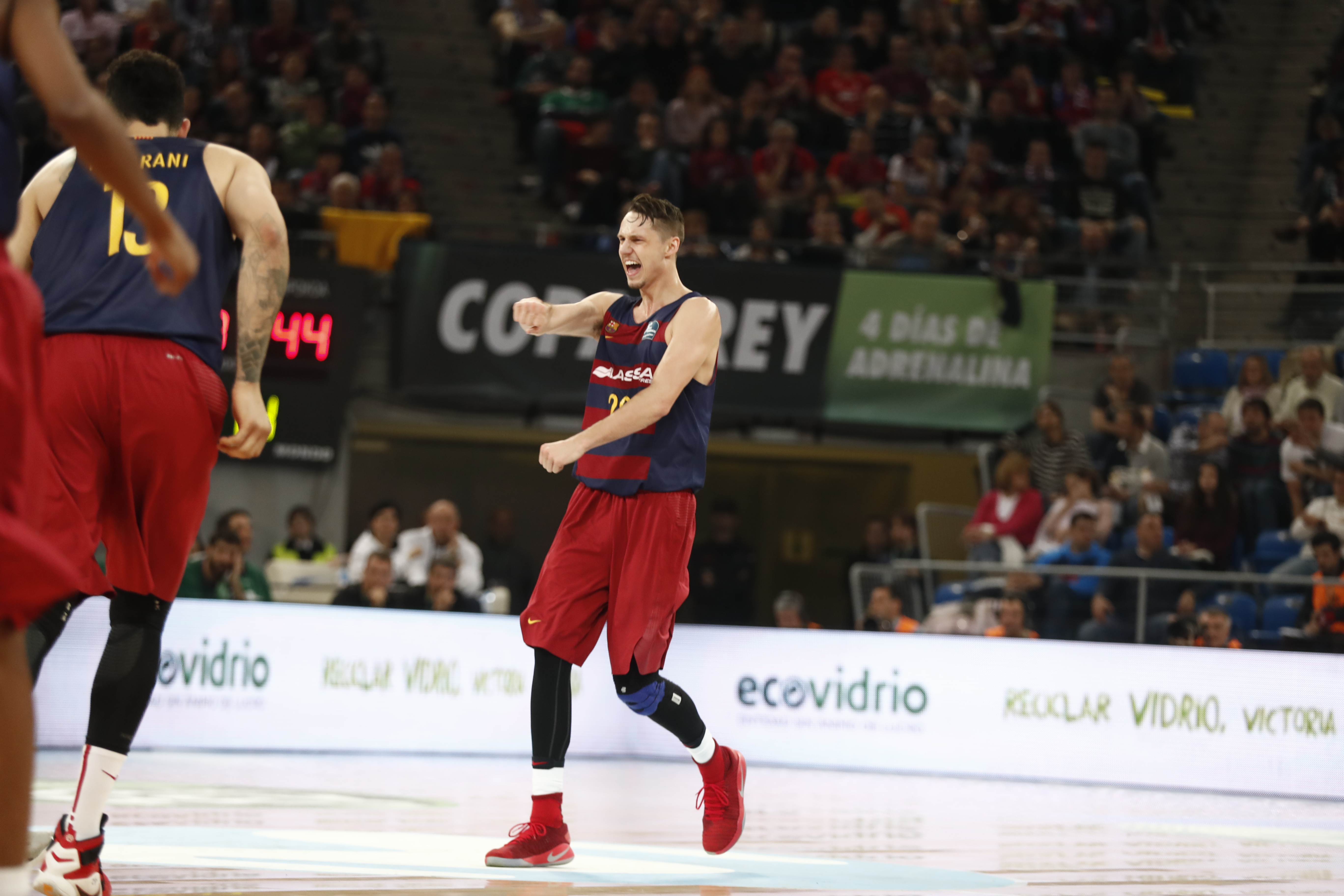 Eriksson no seguirá en el Barcelona; Kravtsov y Tobey salen de Valencia Basket