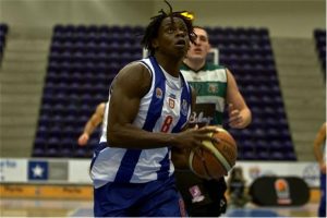 Thomas Bropleh refuerza la línea exterior del Cafés Candelas Breogán