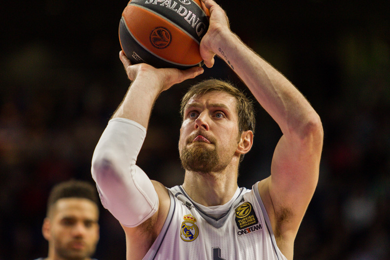 Andrés Nocioni: “Enfrentarse a Baskonia en Vitoria siempre es especial para mí”