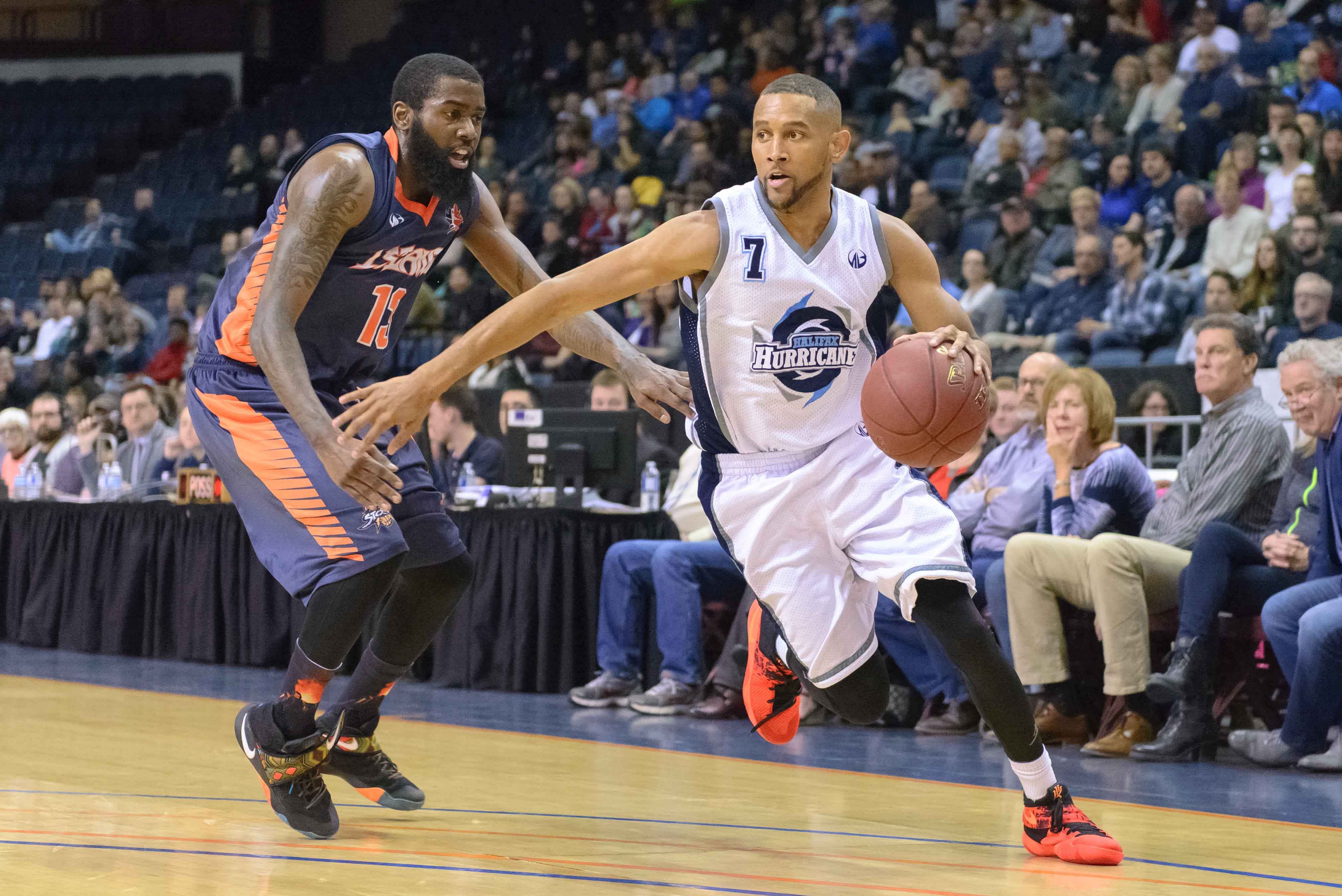 Justin Johnson sustituirá a Peña en el Leyma Coruña