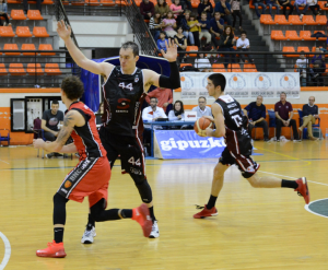 Michael Karena da el salto a LEB Oro de la mano de Força Lleida