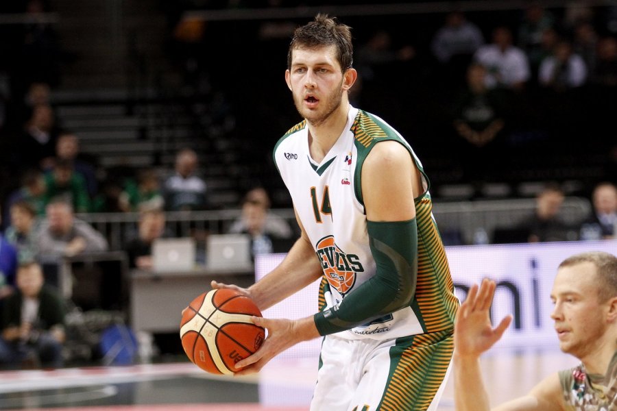 Mindaugas Kupsas, recambio de altura (2.17) de Gerun en Calzados Robusta