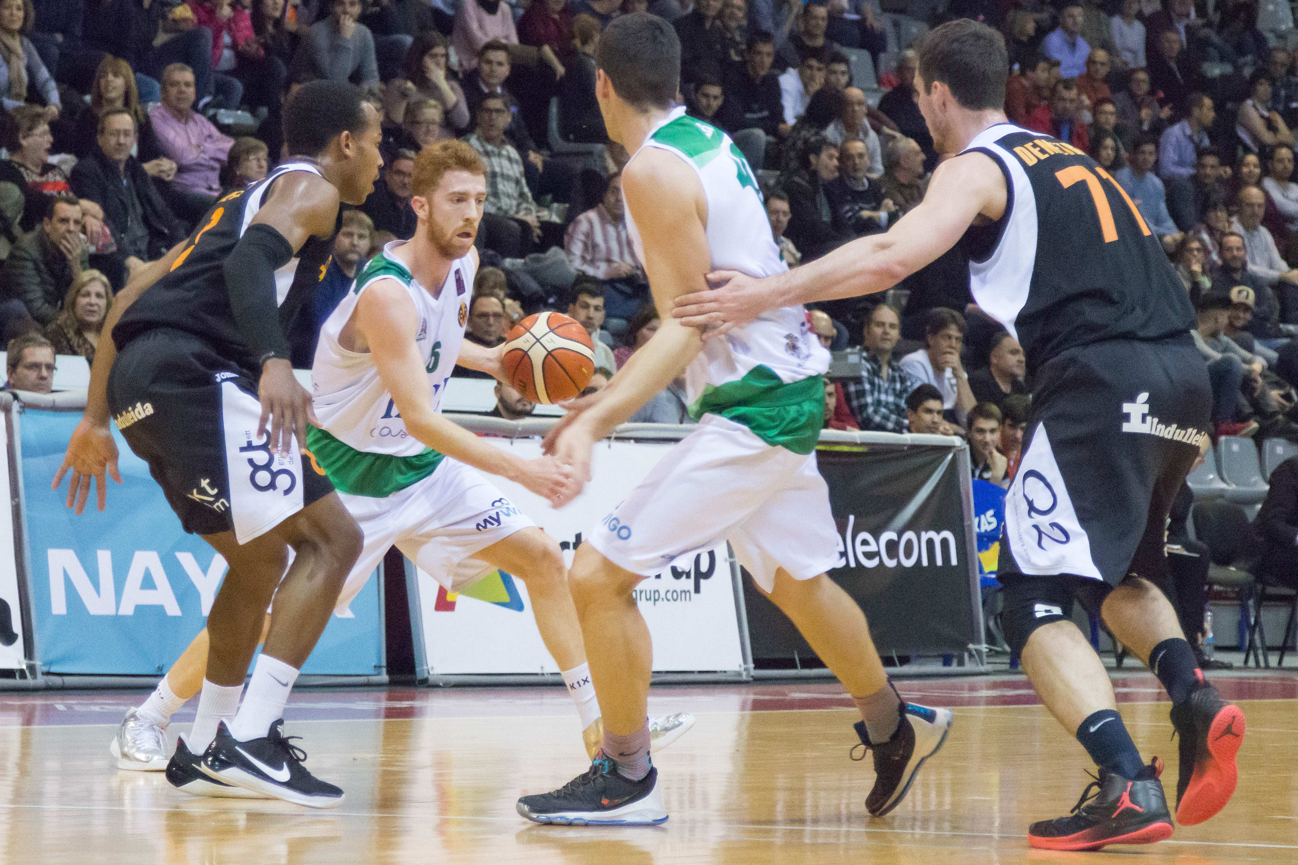 Palencia, líder en una noche de prórrogas. Burgos y Oviedo, caen. Vega, MVP