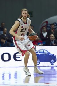 El polivalente David Barlow seguirá en UCAM Murcia