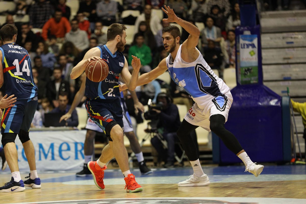 Siguen las malas noticias en Obradoiro: Pechacek baja para el resto de temporada