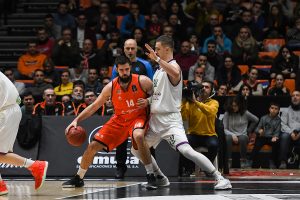 Sastre marca el camino y Dubljevic pone la sentencia (68-62)