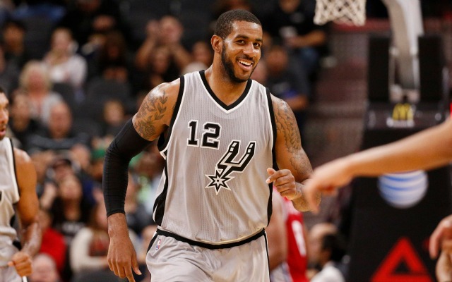 Buenas noticias: LaMarcus Aldridge puede volver a jugar