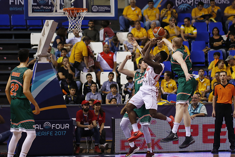 Analizando a Yakuba Ouattara: Físico demoledor para un Betis con acento francés