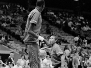 Entrevistas a leyendas NBA: El hombre más bajo de la historia, Tyrone Bogues