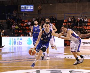 Burgos roza el liderato y Palencia se aleja; exhibiciones de Steinarsson, Díaz y Kupsas