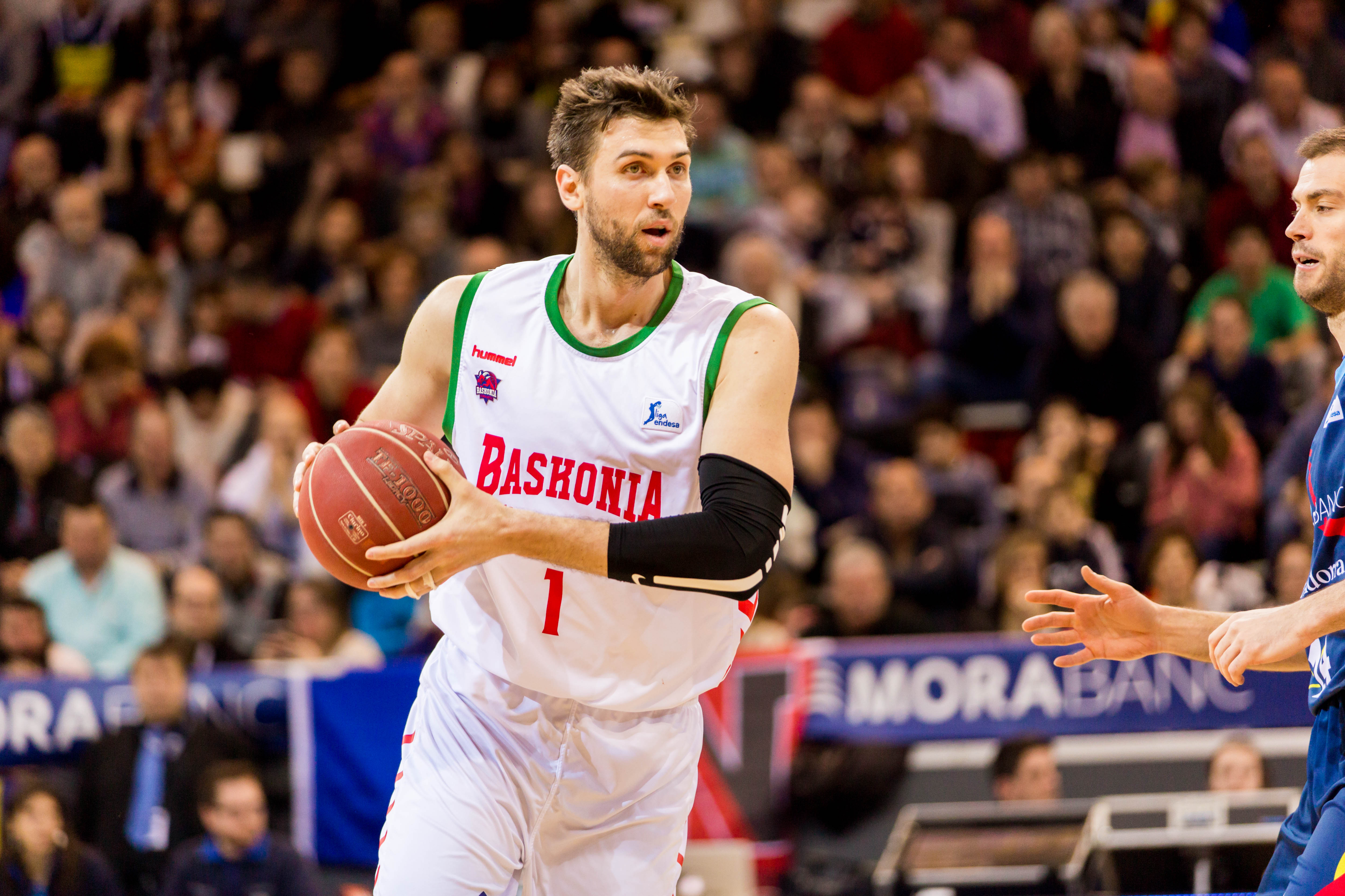 Andrea Bargnani y Baskonia separan sus caminos