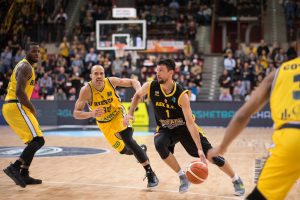 Zoco Europeo: Pasalic renueva en Holanda y Ukic en Grecia. Jeter llega a Besiktas