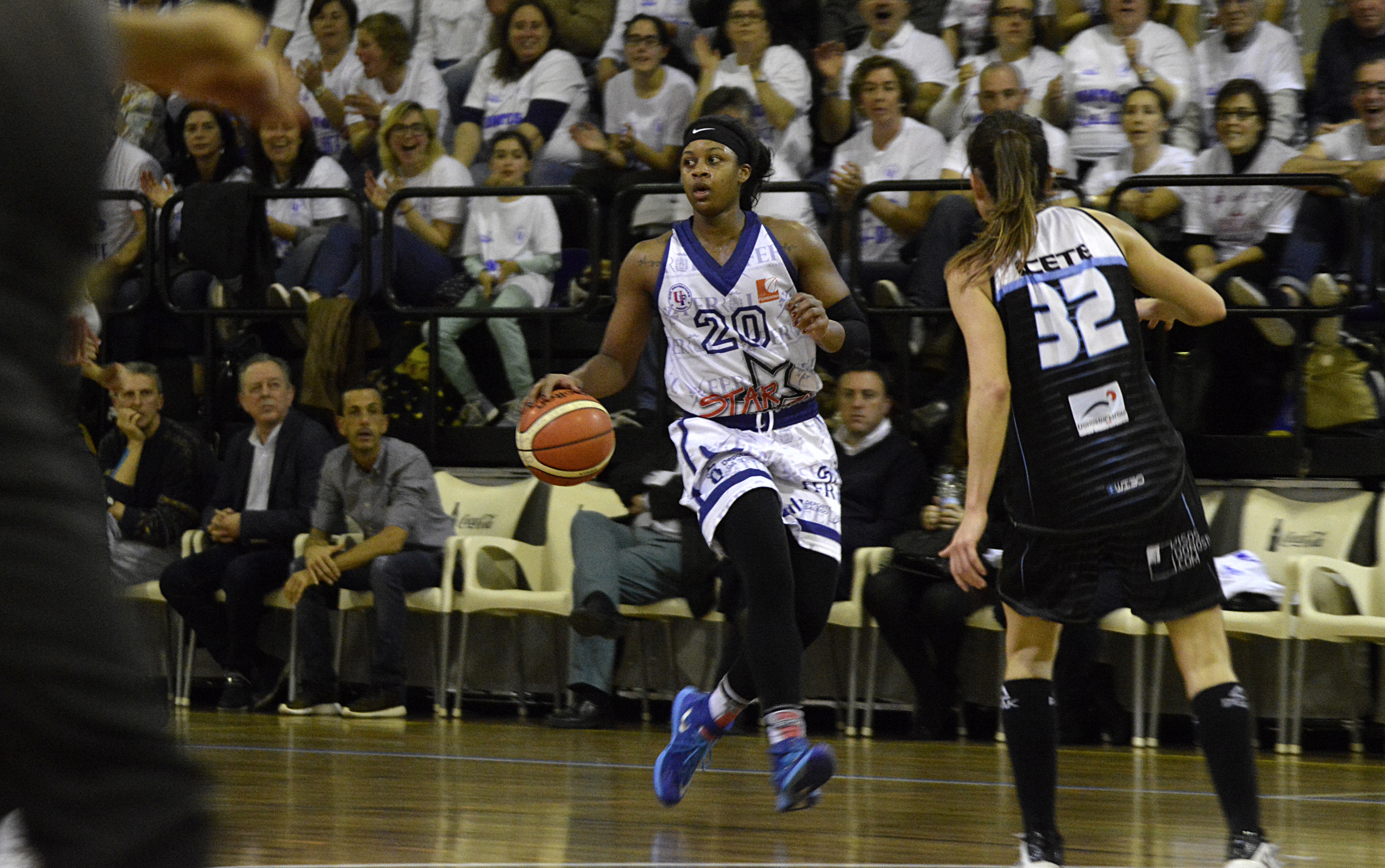 Ferrol y Araski ganan el primer asalto y se sitúan a un paso de semifinales