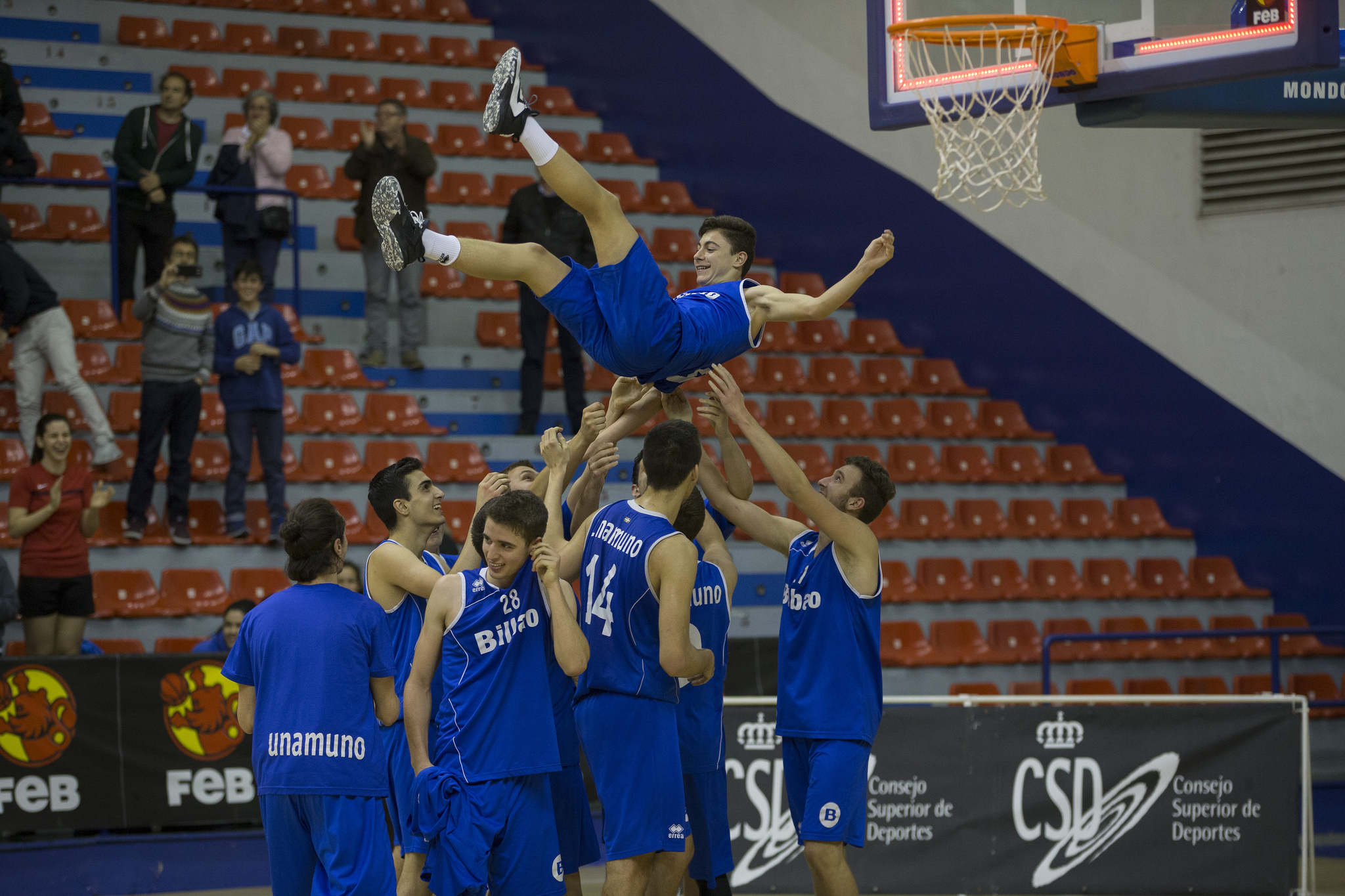 CE Jun Mas (J3): Buzzerbeater de Unamuno; definidos los Octavos; Rafael García, MVP (43v)