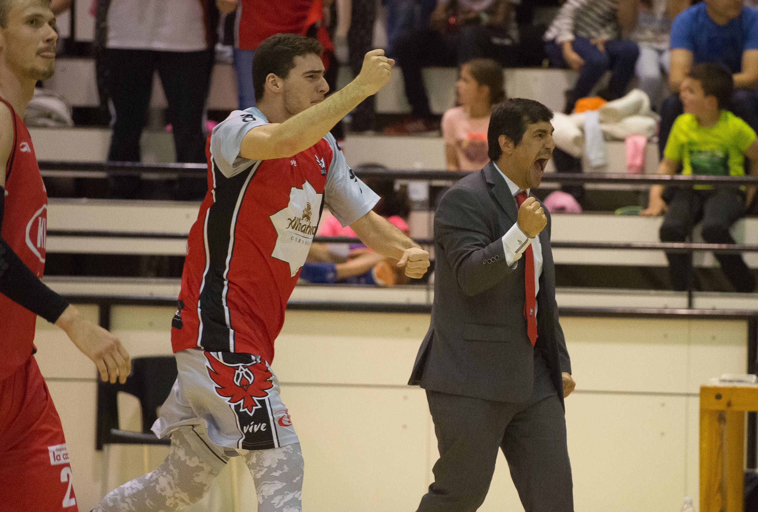 Covirán Granada, a semis por la vía rápida. Valladolid vuelve a vencer al Lucentum