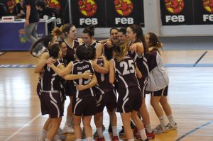 CEBJF17 (1/8): Gesto deportivo del Estu; los favoritos arrasan; Lola Pendande, MVP (41v)
