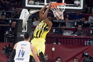 Ekpe Udoh roza la perfección y Fenerbahçe buscará la revancha en “su” final (84-75)