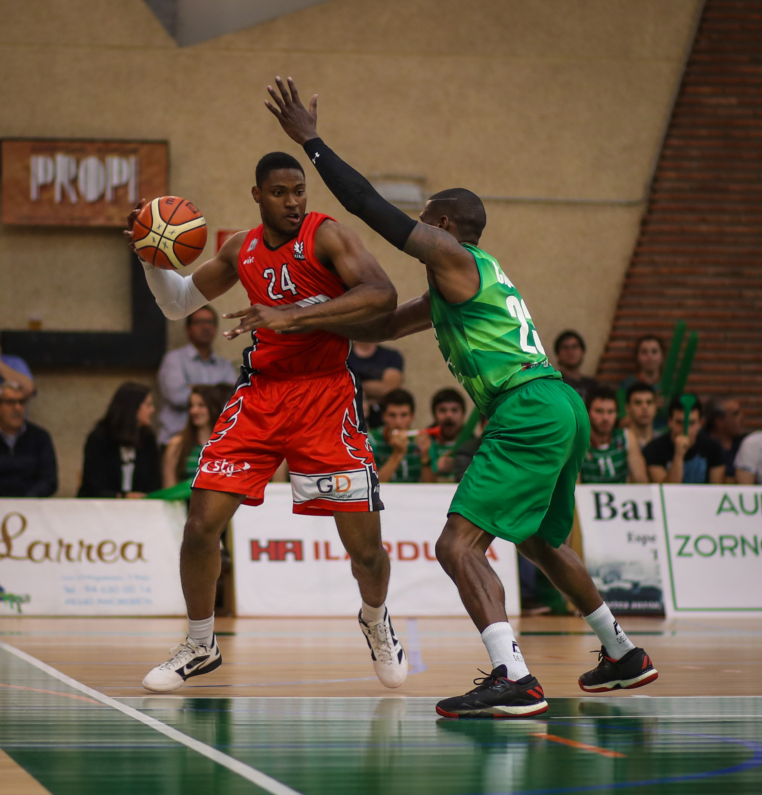 Zornotza y Morón se hacen fuertes en su cancha. Granada y Valladolid, en la cuerda floja