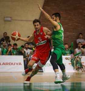 Carlos de Cobos y Carlos Corts siguen en Covirán Granada; Beranek, a Dinamarca