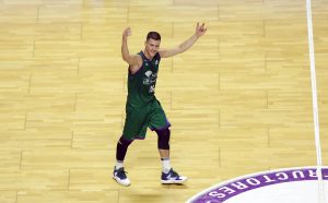 Nemanja Nedovic seguirá dirigiendo la nave malagueña