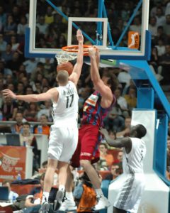 Mercado ACB: Marconato, el “5” de Bruesa, Mensah-Bonsu en Badalona, el Barça negocia con Barrett y Pecile ¿ACB?