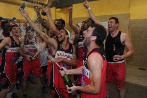 Euforia en Pisuerga: El CBC Valladolid es equipo de LEB Oro tras vencer a Zornotza