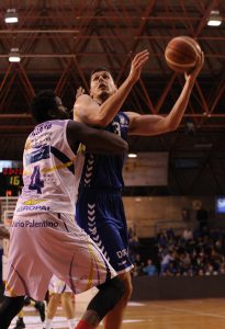 A un paso de la ACB: el Burgos de un imperial Huskic pone al Palencia contra las cuerdas