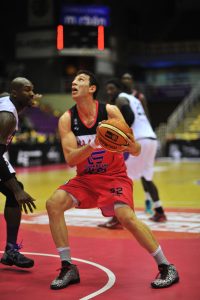 Sergio De la Fuente sigue en Valladolid; Iraurgi recibe apoyo y saldrá en Oro