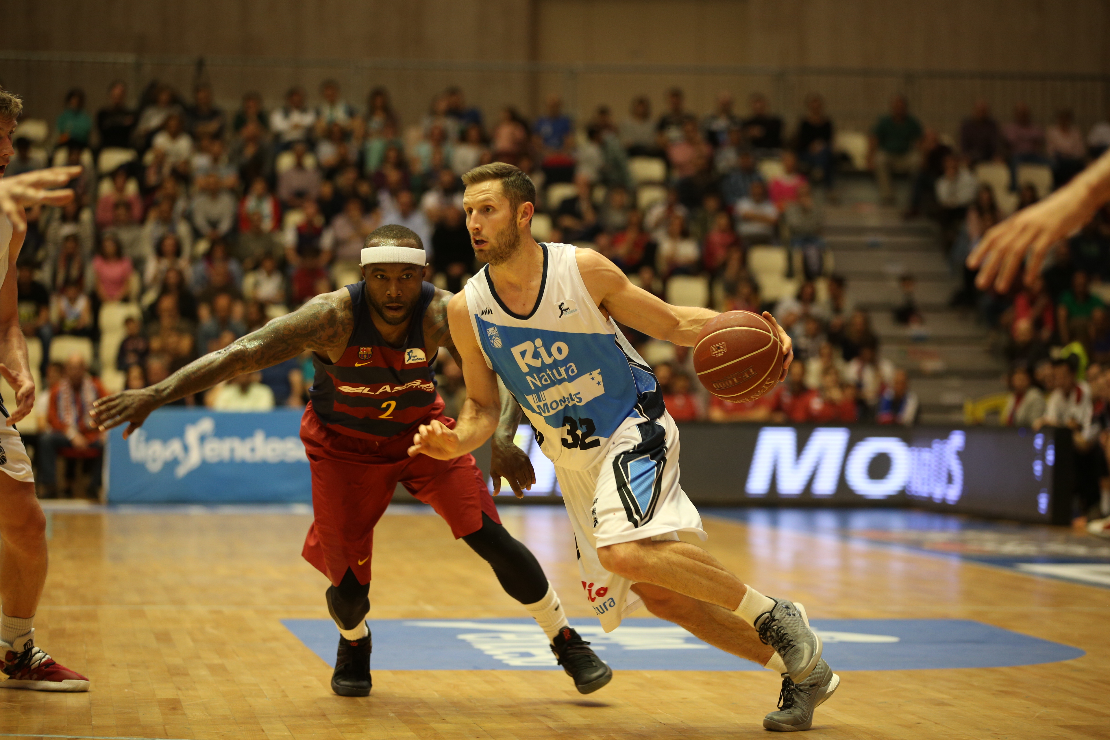Zoco europeo: Mickey McConnell, a EWE Baskets Oldenburg; Sassari sigue fichando