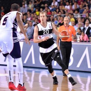 Michael Roll y Vladimir Stimac: 40 puntos, 50 de valoración y Besiktas a la final