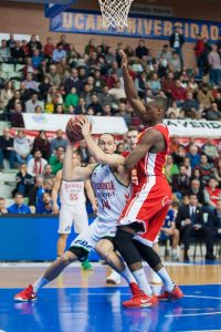 Kevin Tumba seguirá una temporada más en UCAM Murcia