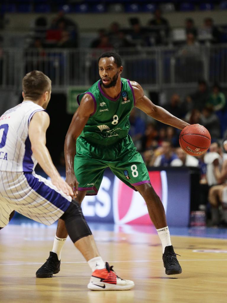Un inconmensurable Kyle Fogg señala a Unicaja la clasificación al Top16