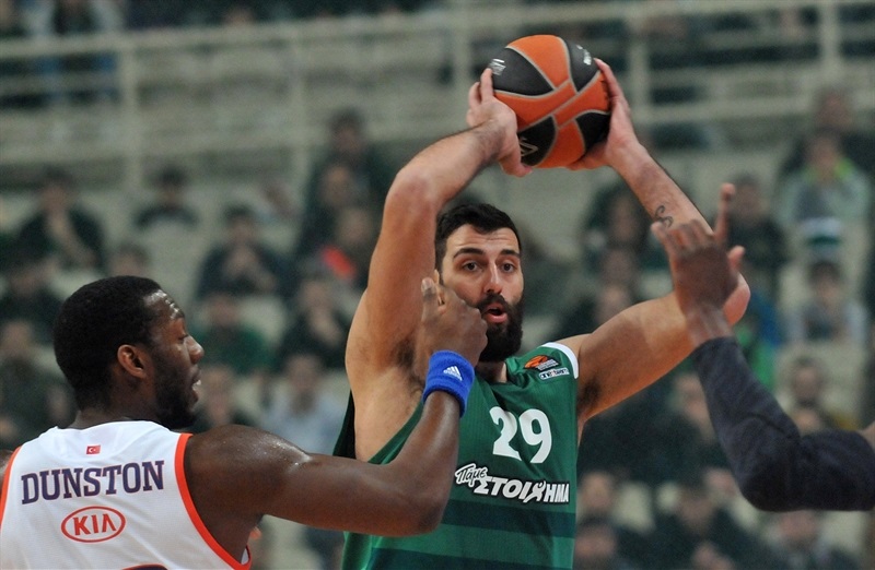 Bourousis: “Nadie esperaba que Maccabi y Barcelona estuvieran abajo”