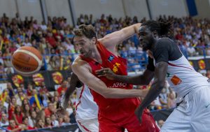España dinamita en el tercer cuarto la exhibición de Maurice Ndour (80-69)