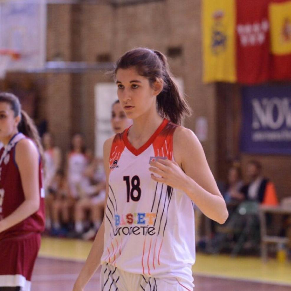 Lucía Martínez se compromete con NJIT para la próxima temporada