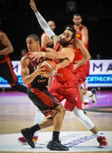 Willy y Juancho Hernangómez arreglan un partido que se complicó en el tercer cuarto