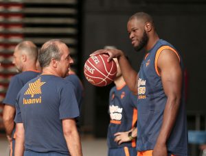 Sigue el caso Latavious Williams: nueva lesión del jugador ‘taronja’