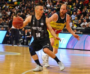 Javi Salgado tiene una oferta a la baja para renovar con el RETAbet Bilbao Basket
