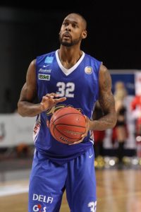 Mickell Gladness, músculo y experiencia para la pintura bilbaína