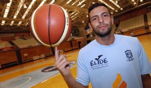 Sergio Llorente se gana ser un Hombre de Negro