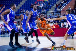 Leyma Coruña vuelve a caer en casa; Lleida doblega a Clavijo