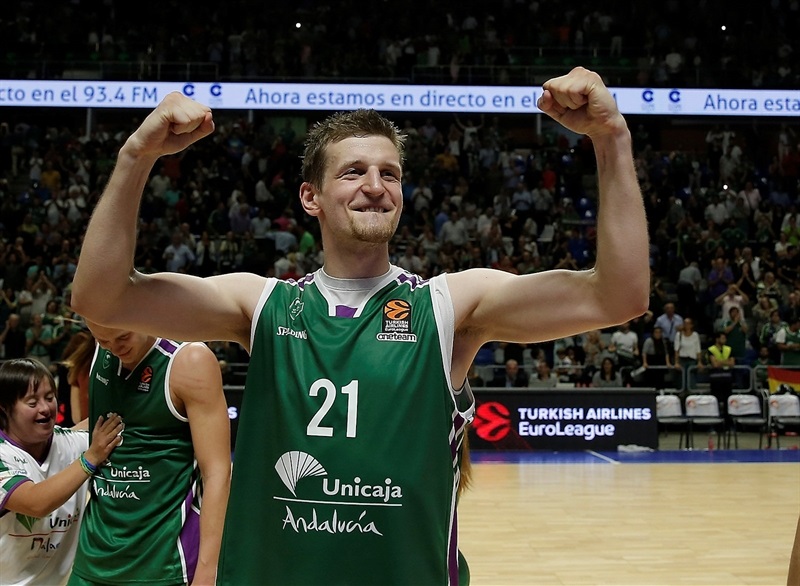 Unicaja se arma de intensidad y vence al campeón Fenerbahçe (68-67)