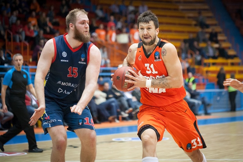 MoraBanc Andorra sucumbe en Zagreb y se complica su supervivencia europea (91-73)