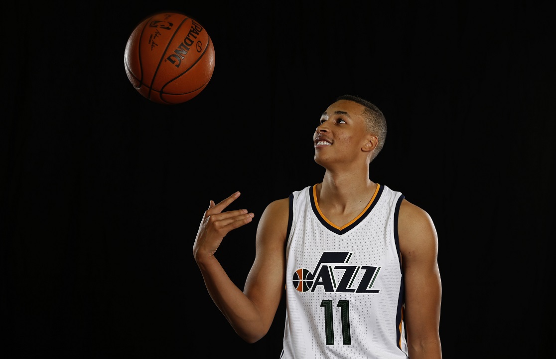 Una luxación de hombro amenaza la temporada de Dante Exum en Utah