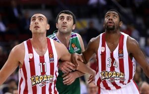 Unicaja peleó pero no pudo con el muro de Olympiacos (80-75)