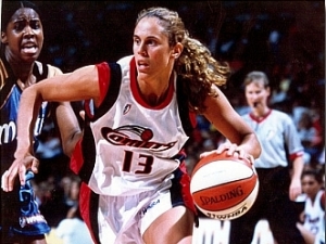 #Solobasket19 años: Amaya Valdemoro gana su primer anillo de la WNBA en su año perfecto