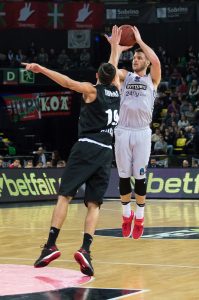 El hiperactivo Chris Kramer da la victoria al Lietuvos Rytas en Miribilla (79-96)