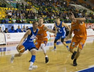 Breogán, líder invicto tras ganar en Pucela; Coruña se lleva el derbi gallego