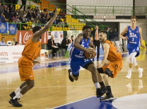 Prat vence en Pucela y se acuesta líder; Palencia, Coruña y Ourense encajan derrotas